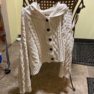 American eagle cream sweater